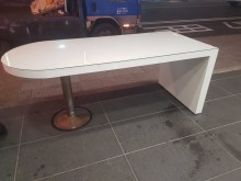 [8成新] 毅昌二手家具~白色6尺洽談桌含玻會議桌有輕微破損