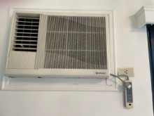[9成新] 日立 窗行冷氣窗型冷氣無破損有使用痕跡
