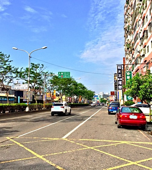 彰化县彰化市大埔路688万3楼大埔商圈.花坛市区.大路边.