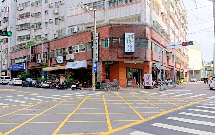 十二期近黎明路 上安路22米面寬傳家角店 台中店面出售 35坪 台中591售屋網