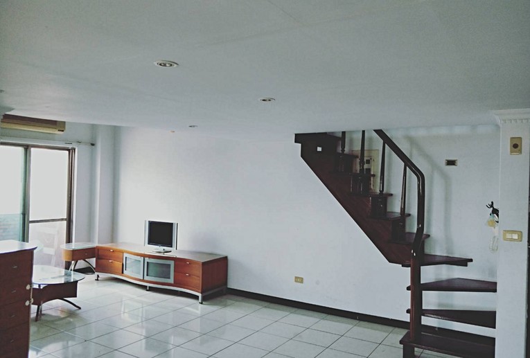 挑高 4米8 長庚頂好對面 桃園租屋 2房2廳 30坪 桃園591租屋網